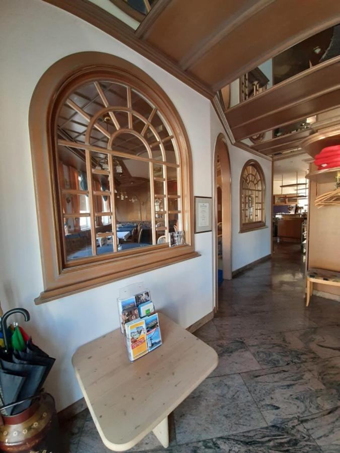Garni Hotel Maselheimer Hof Buitenkant foto