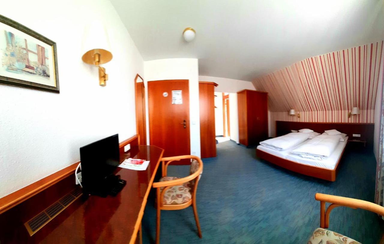 Garni Hotel Maselheimer Hof Buitenkant foto