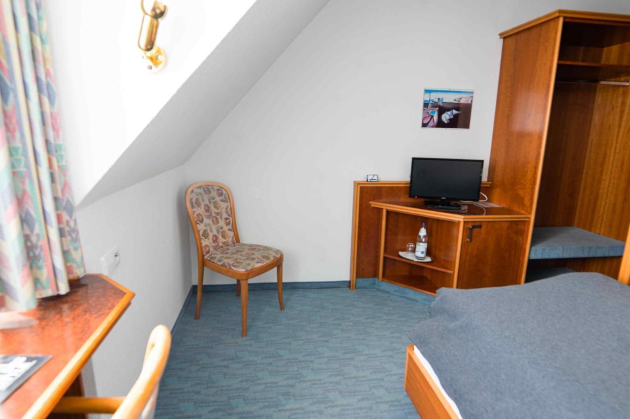 Garni Hotel Maselheimer Hof Buitenkant foto