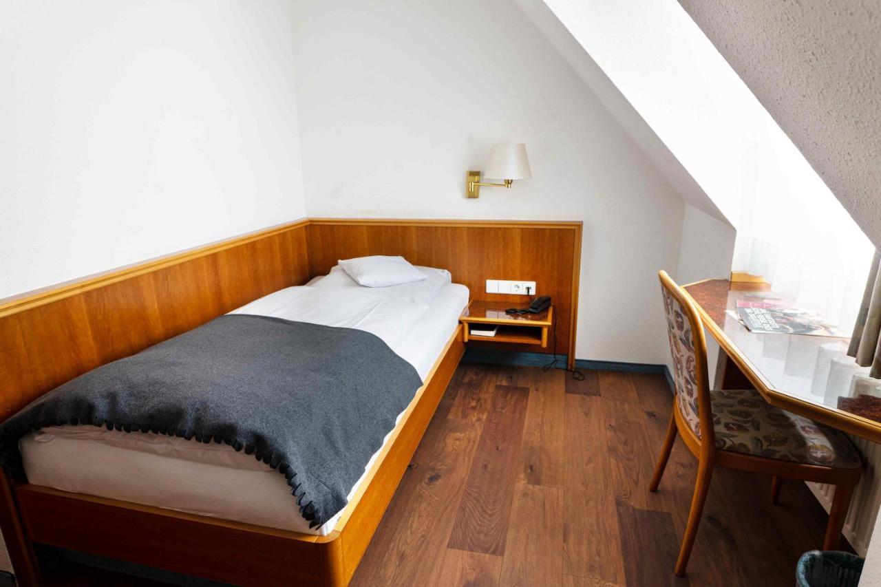 Garni Hotel Maselheimer Hof Buitenkant foto