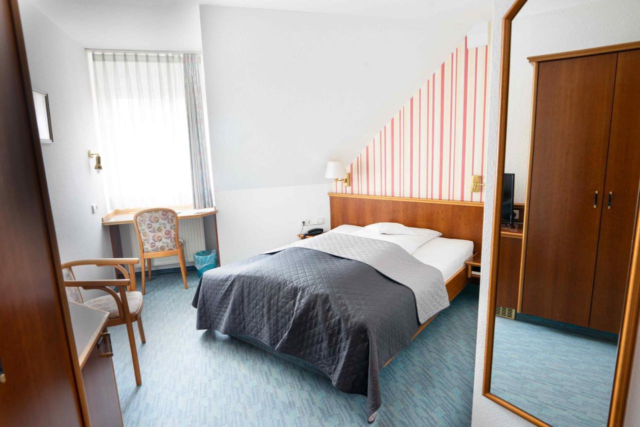 Garni Hotel Maselheimer Hof Buitenkant foto